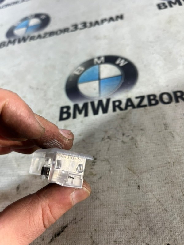 Плафон освещения салона E60 2007 СЕДАН N52B25 Плафон освещения салона E60 2007 СЕДАН N52B25