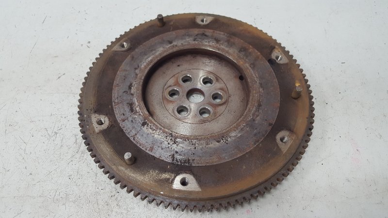 Маховик Mazda 323 BF E5 1.5Л Маховик Mazda 323 BF E5 1.5Л