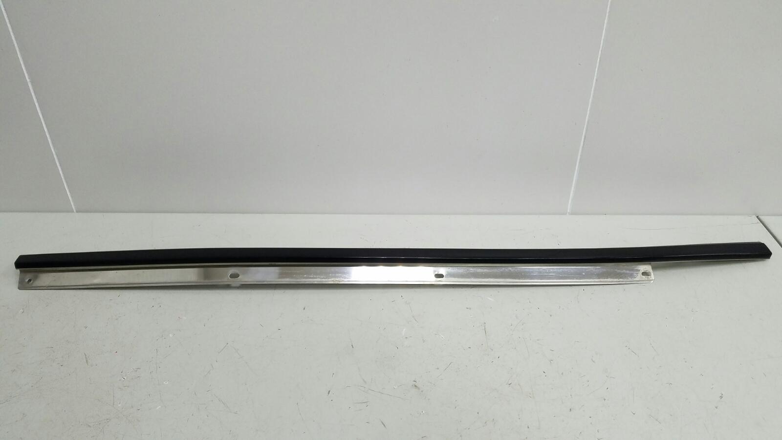 Молдинг стекла передний левый Primera 1992г P10 GA16DS 1.6л