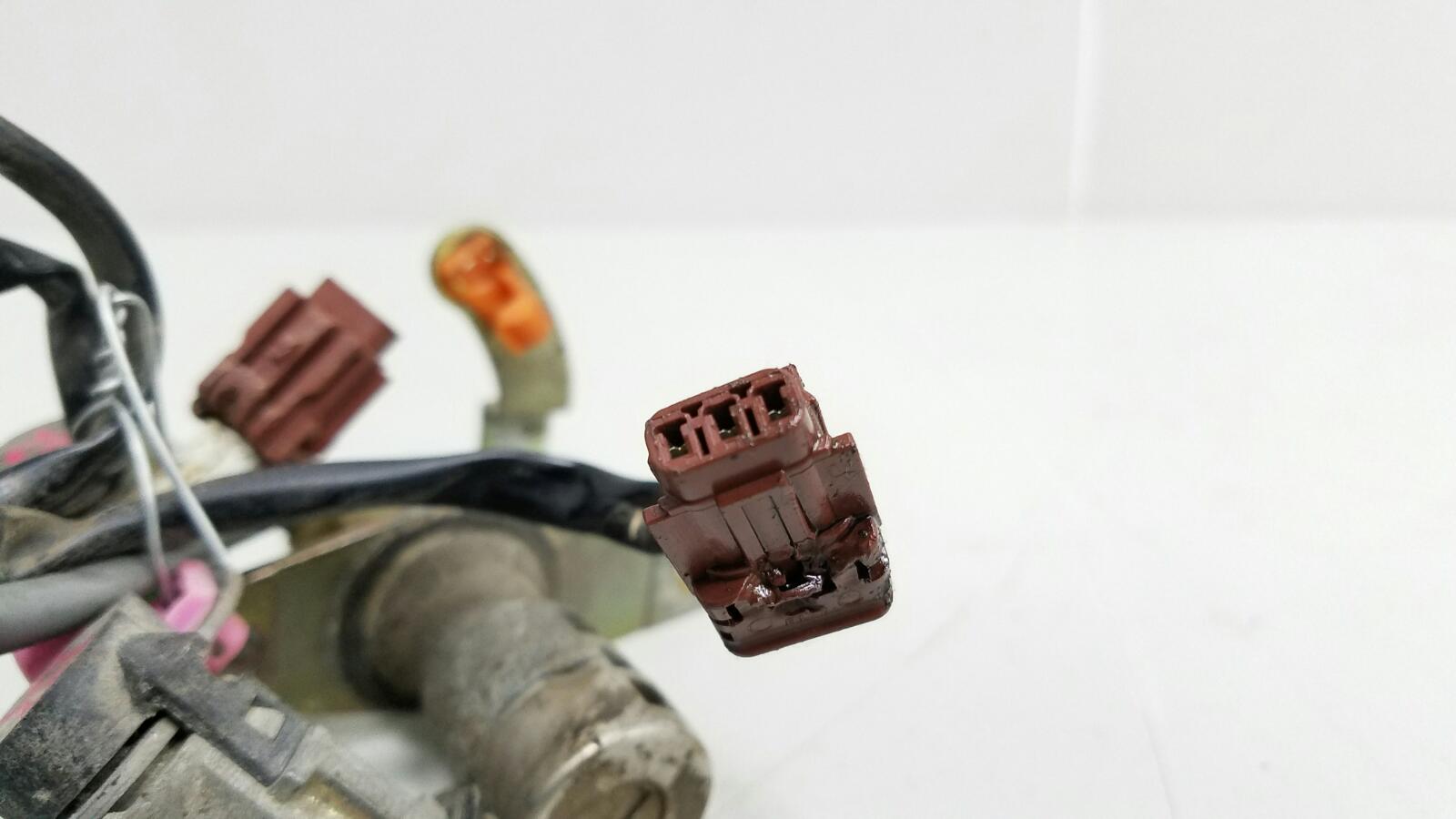 Личинка замка двери QX4 1999 JR50 VG33E