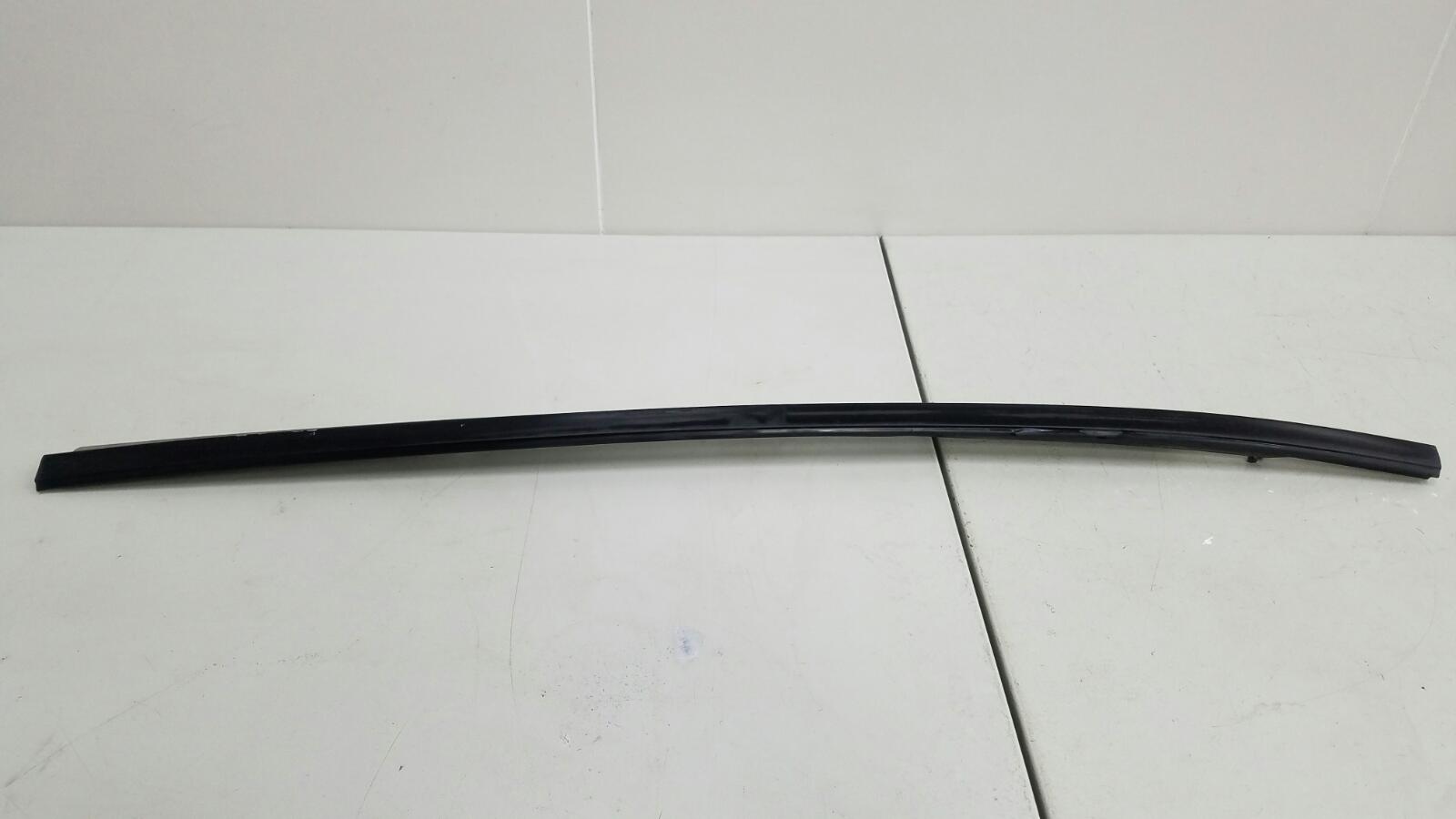 Молдинг стекла Nissan Primera P10 GA16DS 1.6л