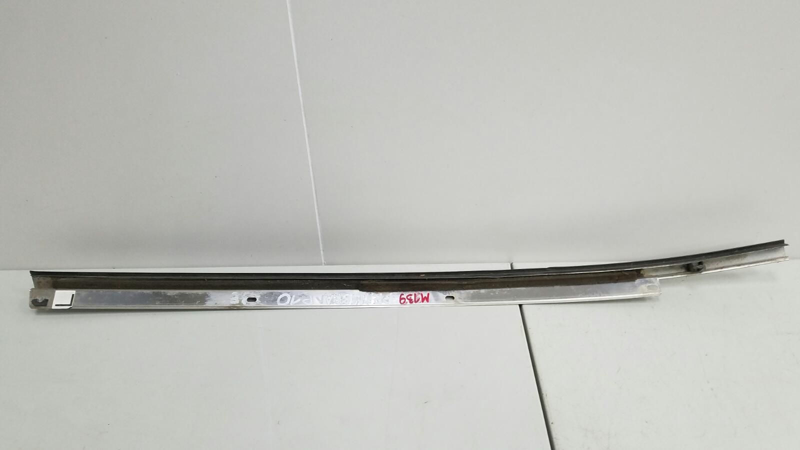 Молдинг стекла Primera 1992г P10 GA16DS 1.6л