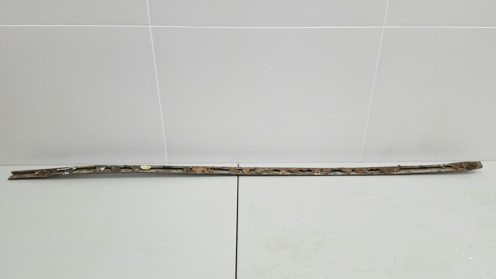 Молдинг крышки багажника QX4 1999 JR50 VG33E Молдинг крышки багажника QX4 1999 JR50 VG33E