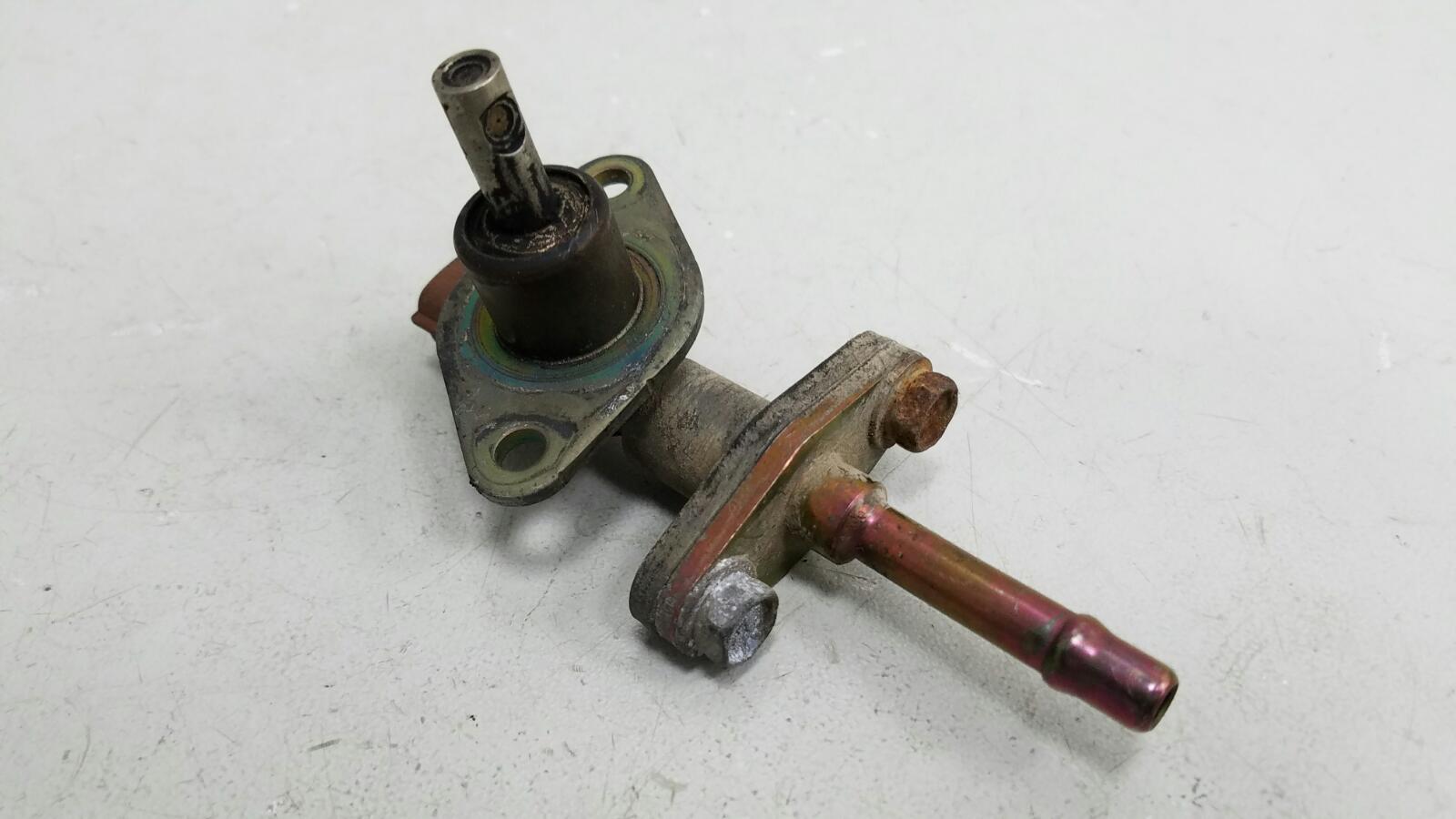 Запчасть клапан давления топлива тнвд Nissan Primera 1995—2000 P11 QG18DD 1.8л Б/У Клапан давления топлива тнвд Nissan Primera 1995—2000 P11 QG18DD 1.8л Б/У