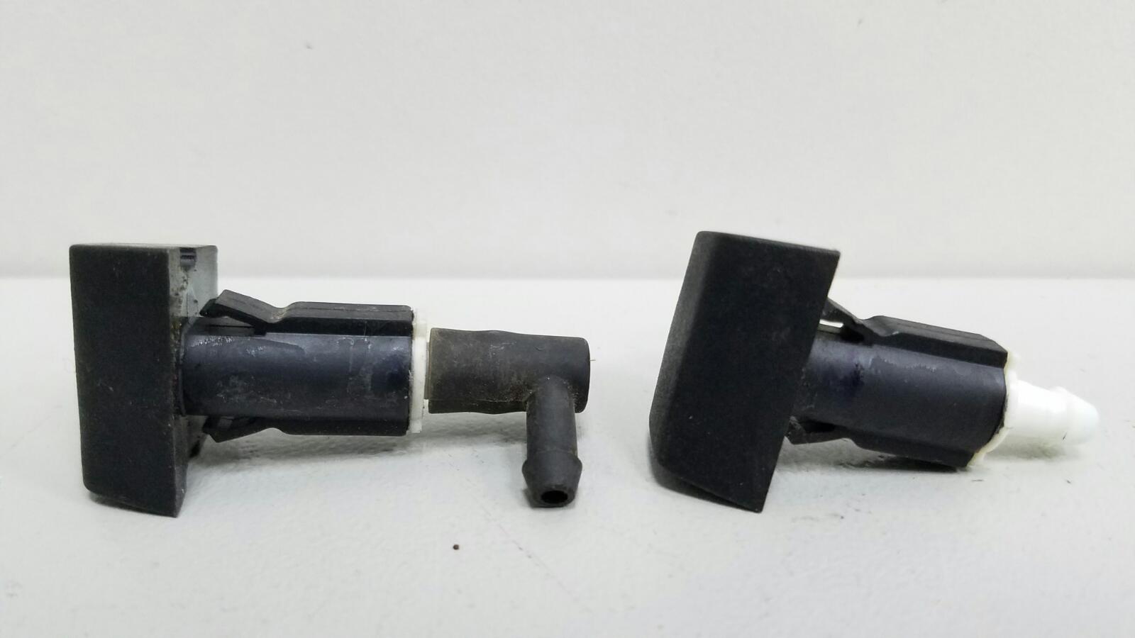 Форсунка омывателя лобового стекла Nissan Almera G15 K4M 1.6л