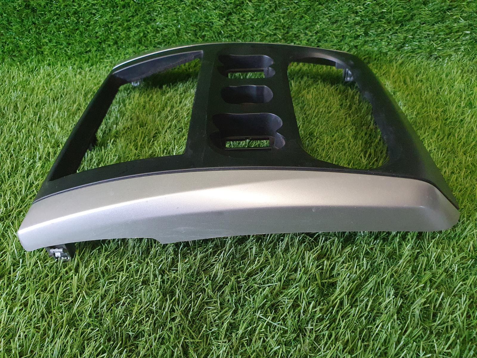 Накладка консоли центральная Almera 2015 G15 K4MA490 1.6л