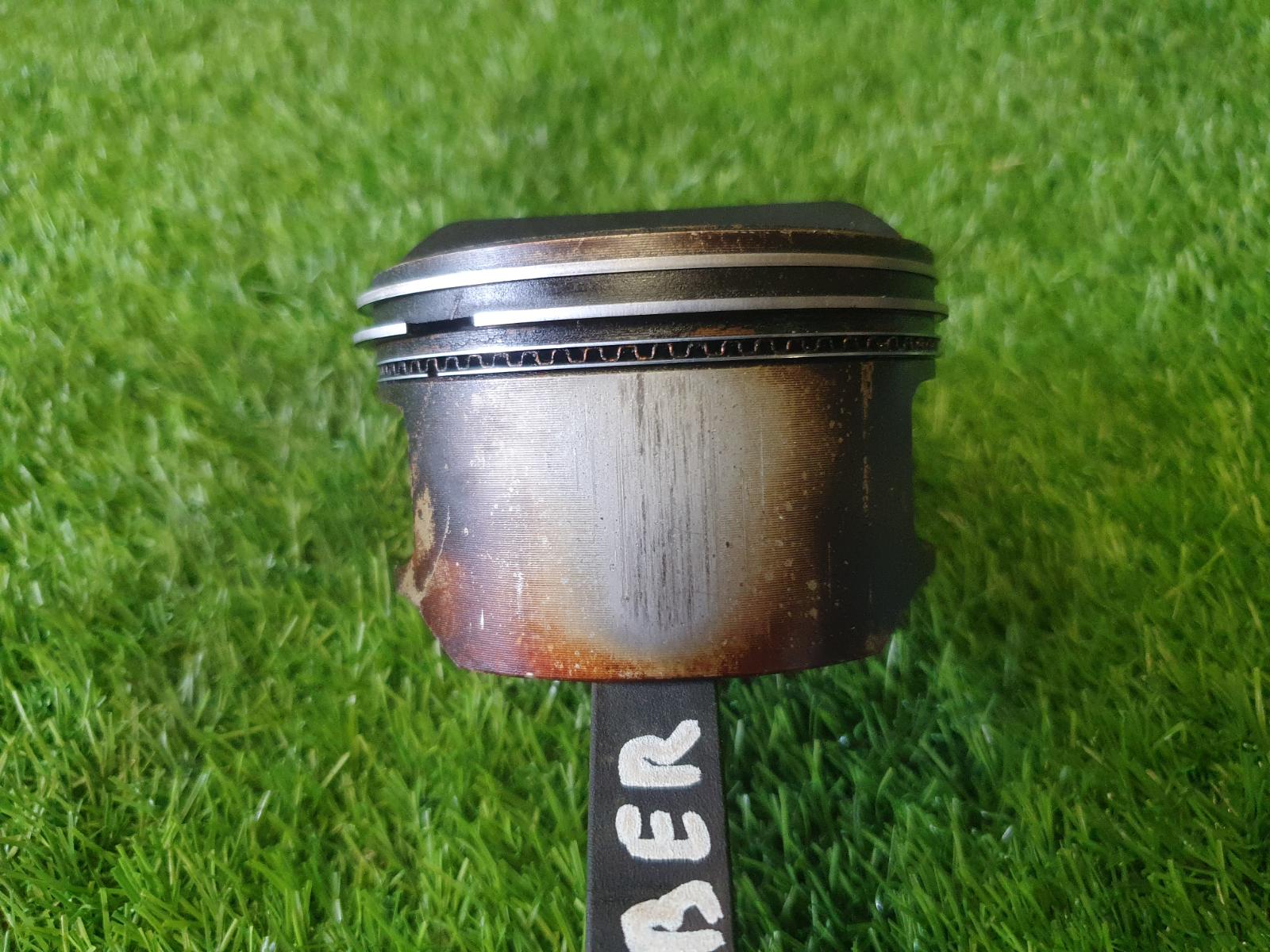 Шатун с поршнем ГАЗ Волга Сайбер JR41 EDZ 2.4л