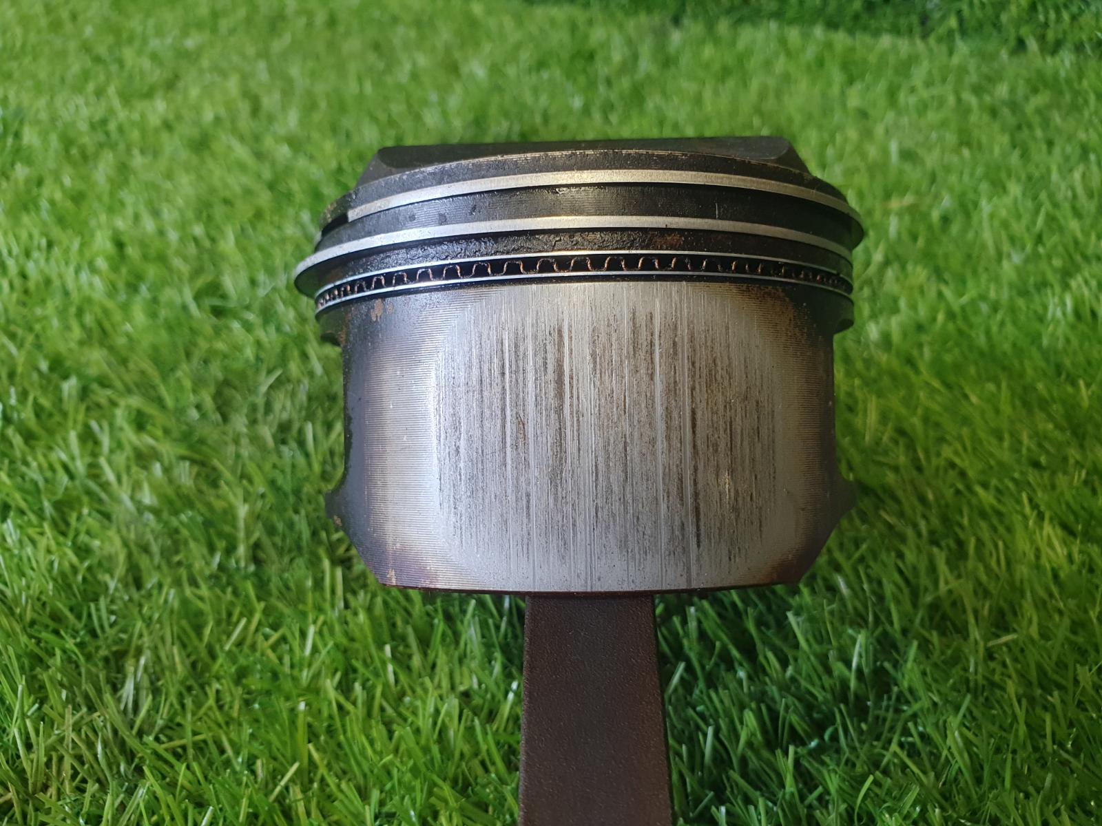 Шатун с поршнем Волга Сайбер 2010 JR41 EDZ 2.4л