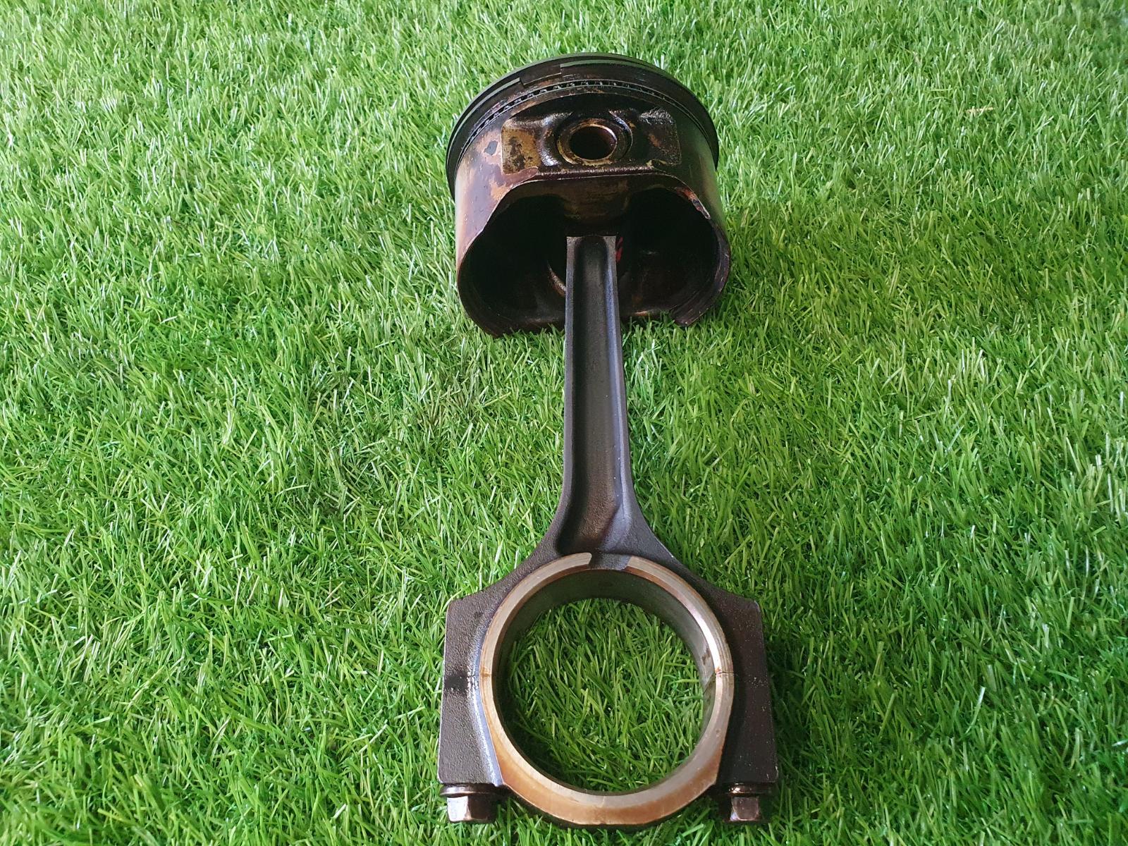 Шатун с поршнем Волга Сайбер 2010 JR41 EDZ 2.4л