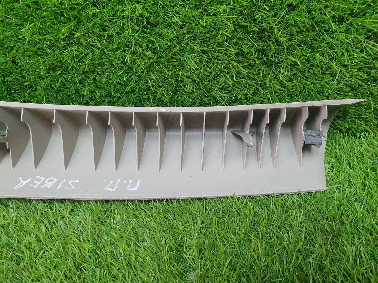 Накладка стойки лобового стекла передняя правая Волга Сайбер 2010 JR41 EDZ 2.4л