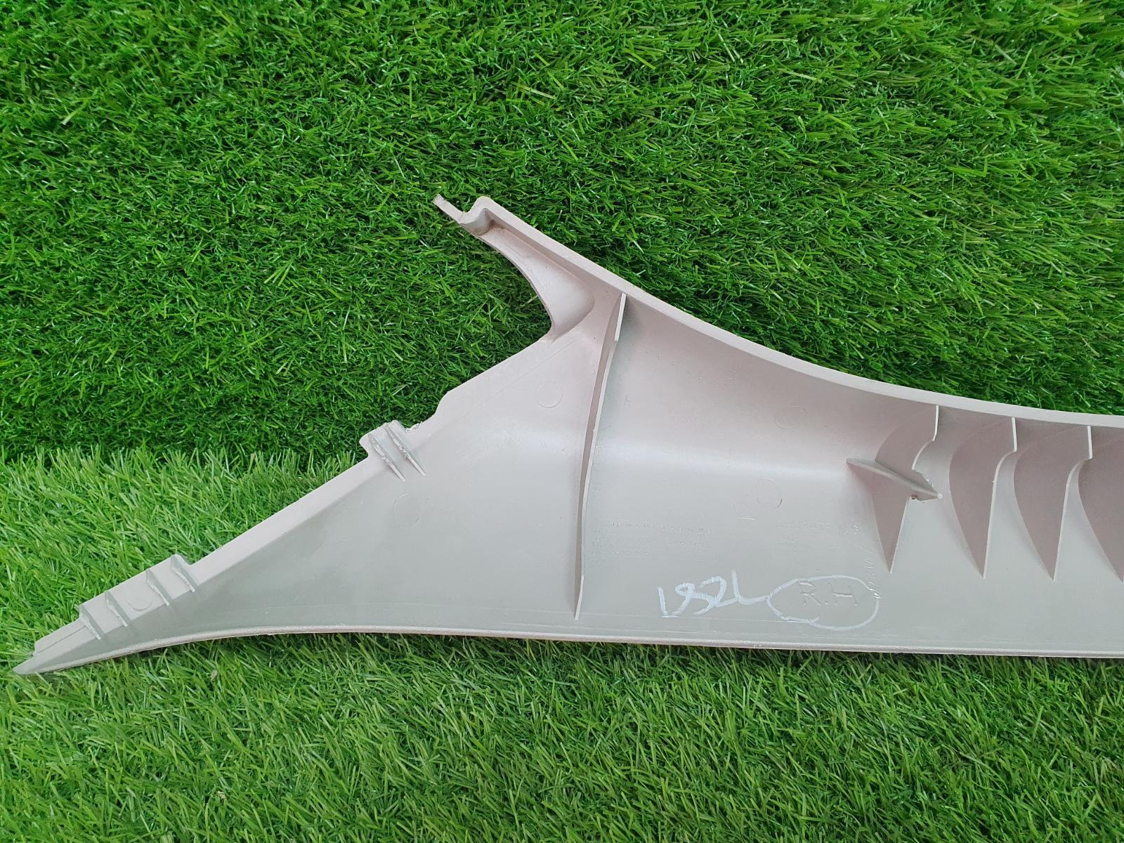 Накладка стойки лобового стекла передняя правая Волга Сайбер 2010 JR41 EDZ 2.4л