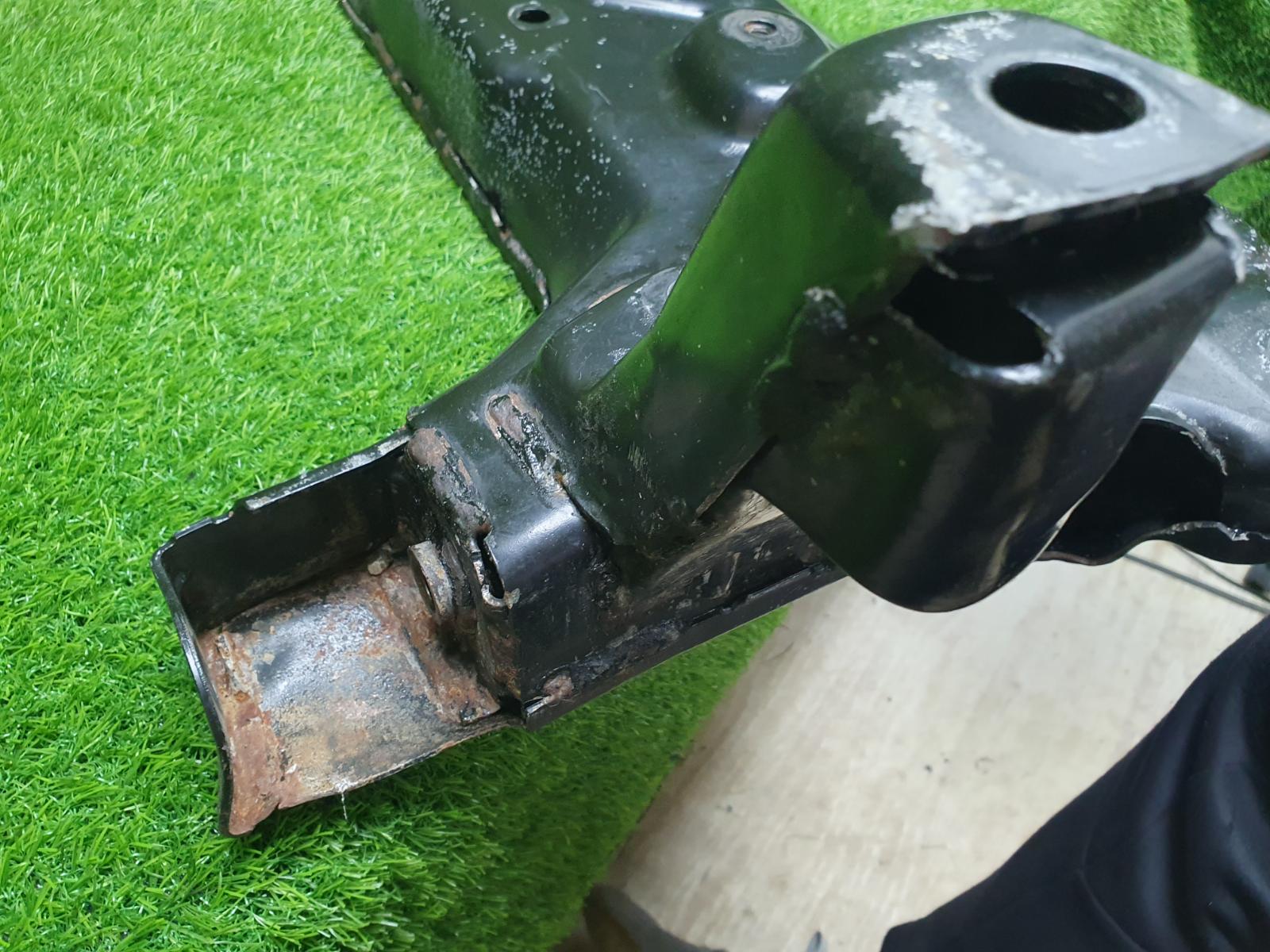 Подрамник балка передний Волга Сайбер 2010 JR41 EDZ 2.4л