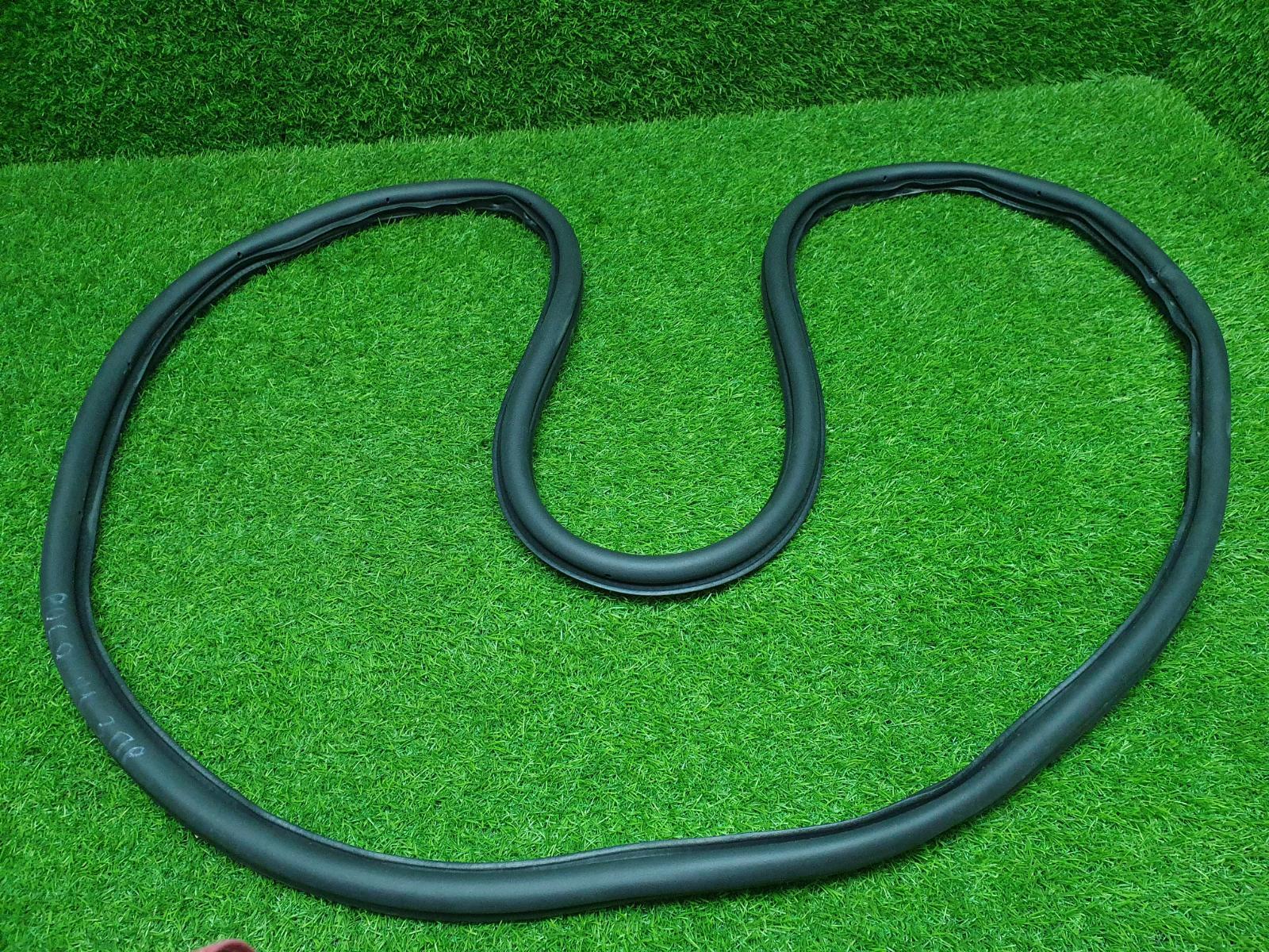 Уплотнительная резинка проема двери задняя правая Volkswagen Polo 6 2021 AW1 CWVA 1.6л 5JA867368 Б/У