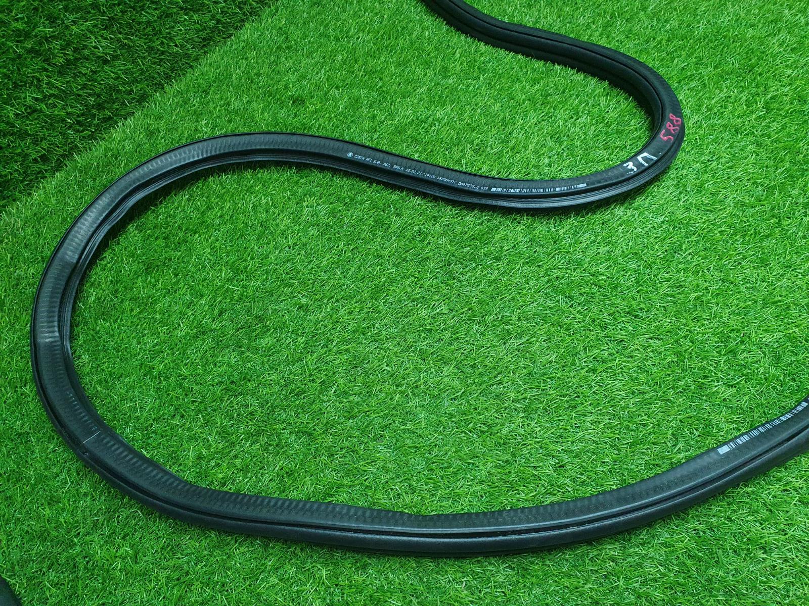 Уплотнительная резинка проема двери задняя правая Polo 6 2021 AW1 CWVA 1.6л