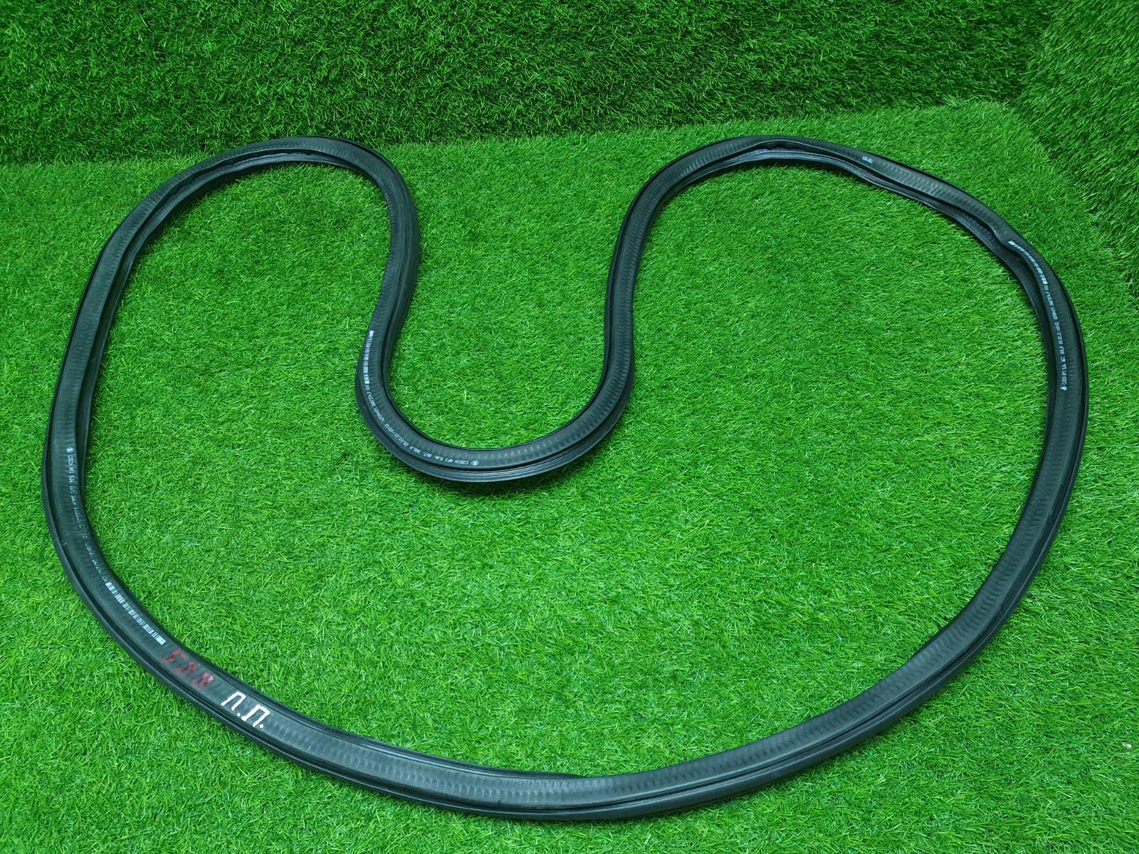 Уплотнительная резинка проема двери передняя правая Polo 6 2021 AW1 CWVA 1.6л