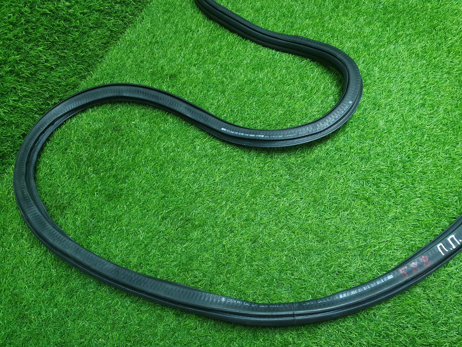 Уплотнительная резинка проема двери передняя правая Polo 6 2021 AW1 CWVA 1.6л