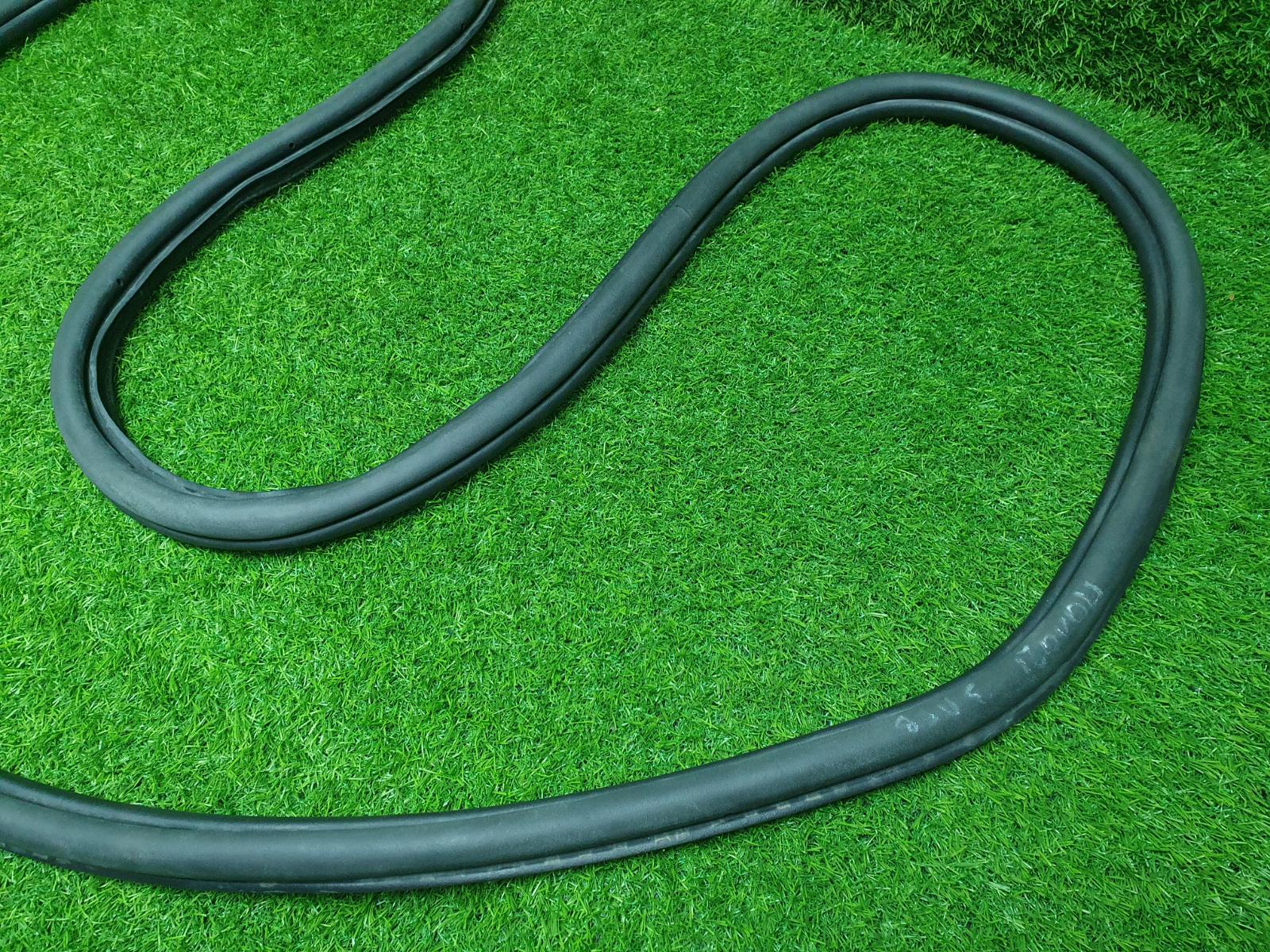 Уплотнительная резинка проема двери задняя левая Volkswagen Polo 6 AW1 CWVA 1.6л