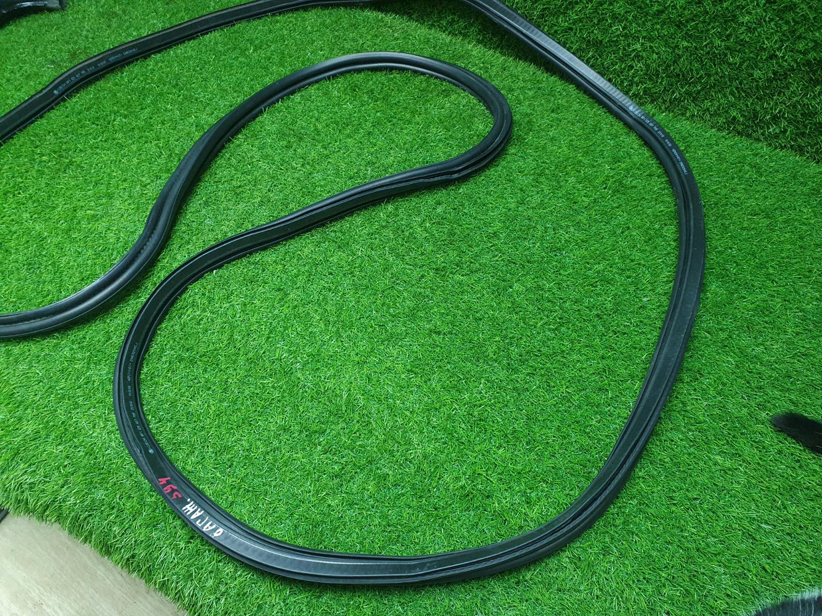 Уплотнительная резинка багажника Octavia 2 A5 2012 1Z3 CDAB 1.8tfsi