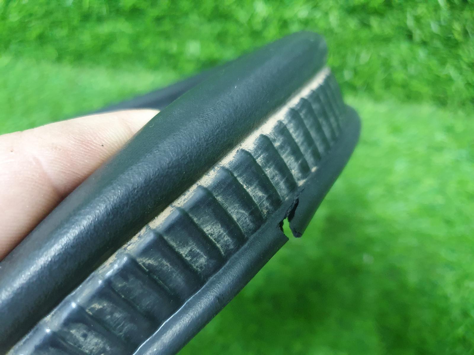 Уплотнительная резинка багажника Duster 2014 HSM F4RA 400 2л