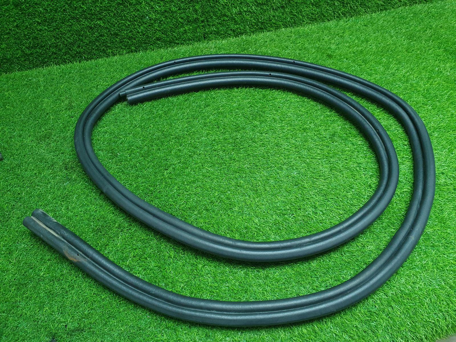 Уплотнительная резинка багажника Renault Logan 2 stepway 2018 L8 H4M.438 1.6л Б/У