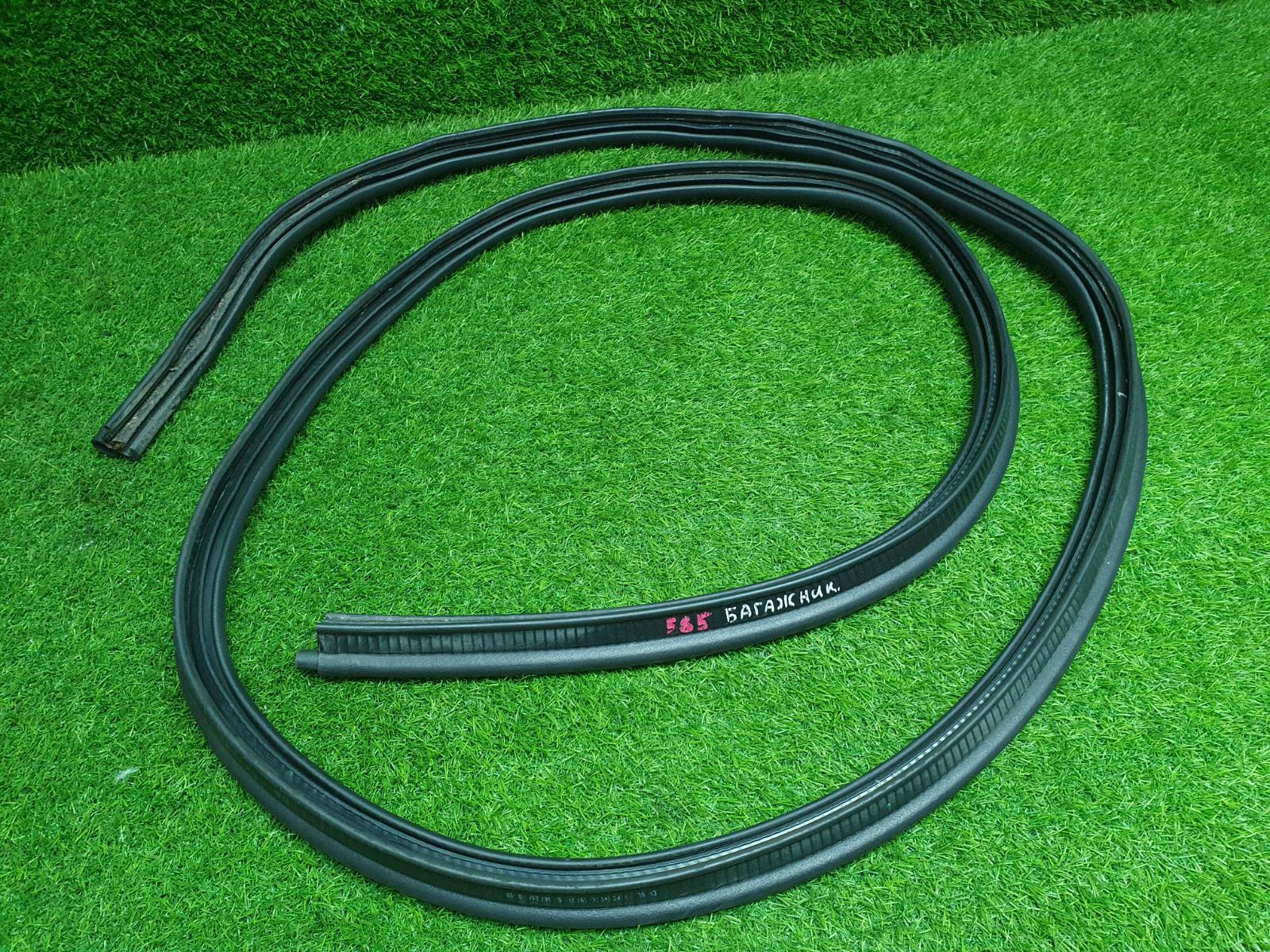 Уплотнительная резинка багажника Logan 2 stepway 2018 L8 H4M.438 1.6л