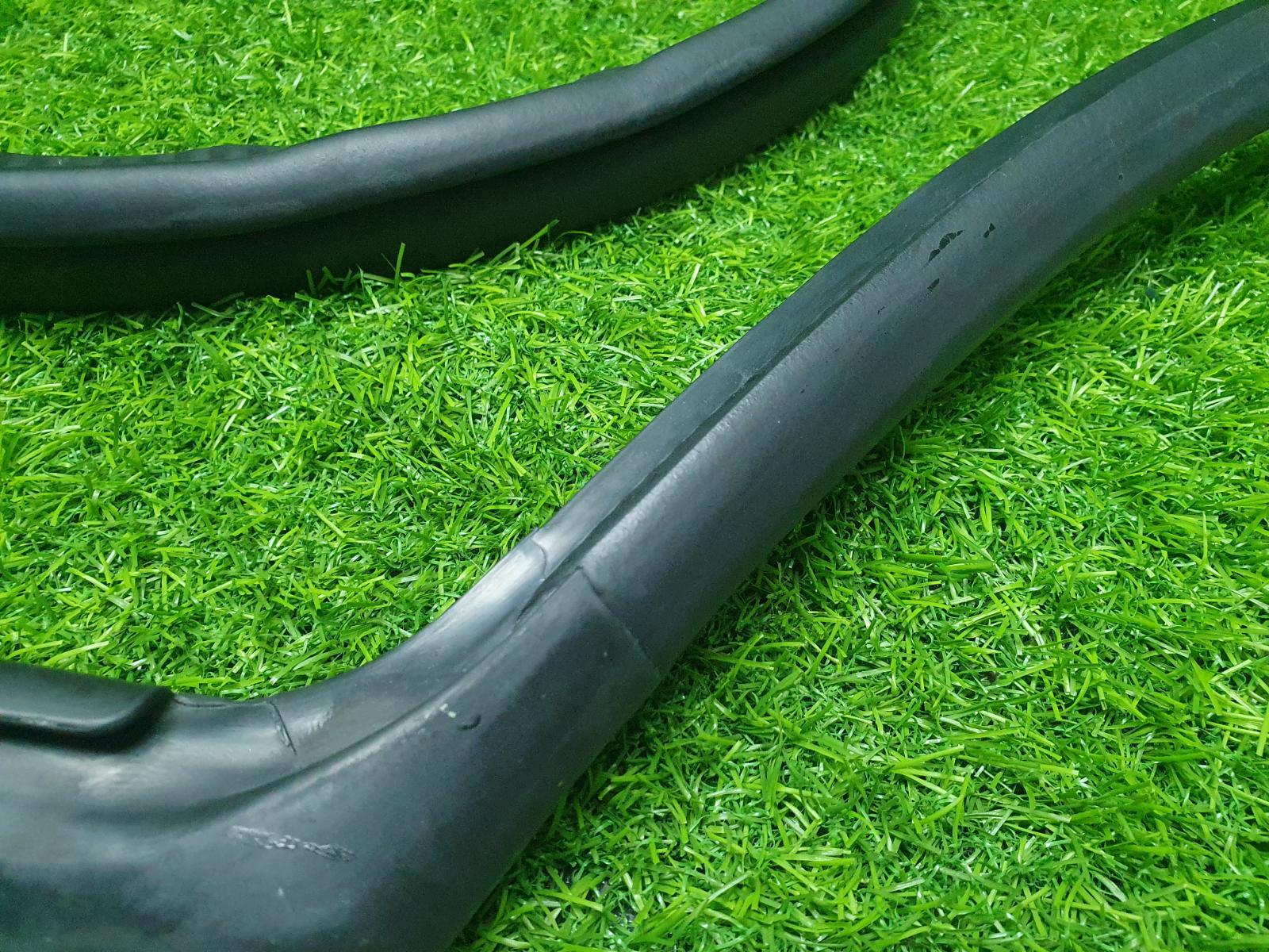 Уплотнительная резинка проема двери правая Волга Сайбер 2010 JR41 EDZ 2.4л