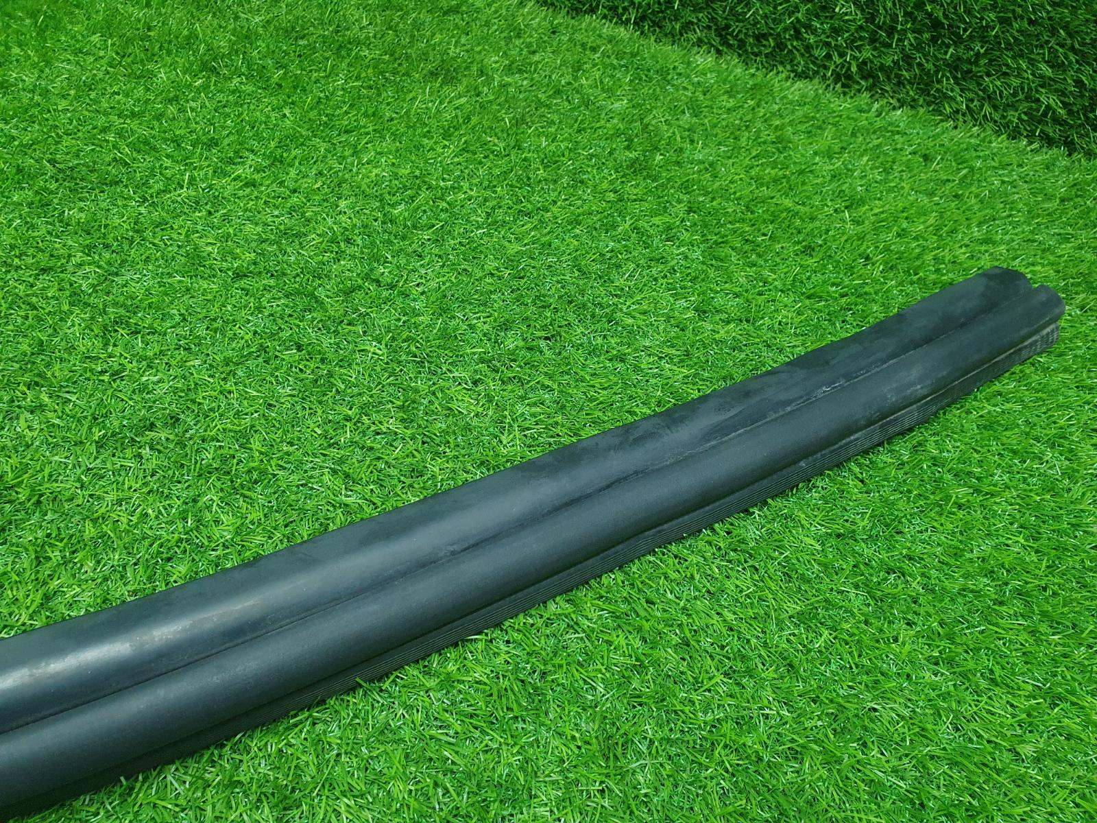 Уплотнительная резинка крыши левая Sandero 2 2015 5S K7M 812 1.5л