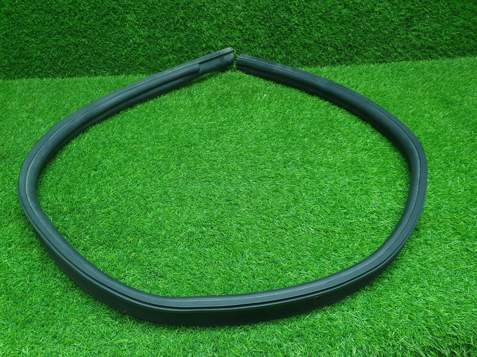 Уплотнительная резинка крыши левая Sandero 2 2015 5S K7M 812 1.5л