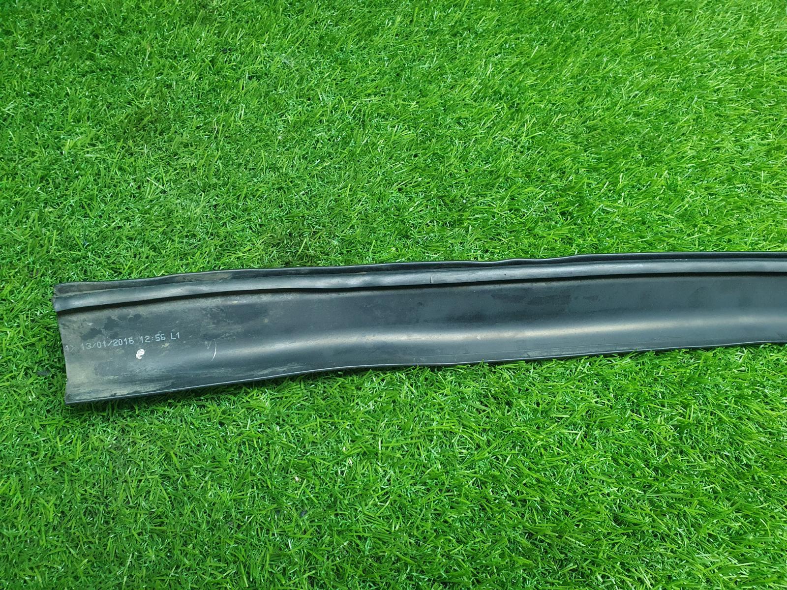 Уплотнительная резинка крыши левая Sandero 2 2015 5S K7M 812 1.5л