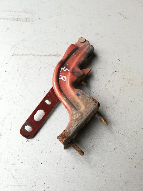 Петля капота левая 156 2000 2.0