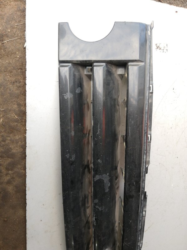 Решетка радиатора Land Rover Discovery 3 Решетка радиатора Land Rover Discovery 3