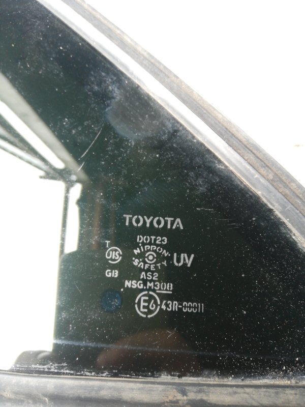 Форточка двери задняя левая Camry V40