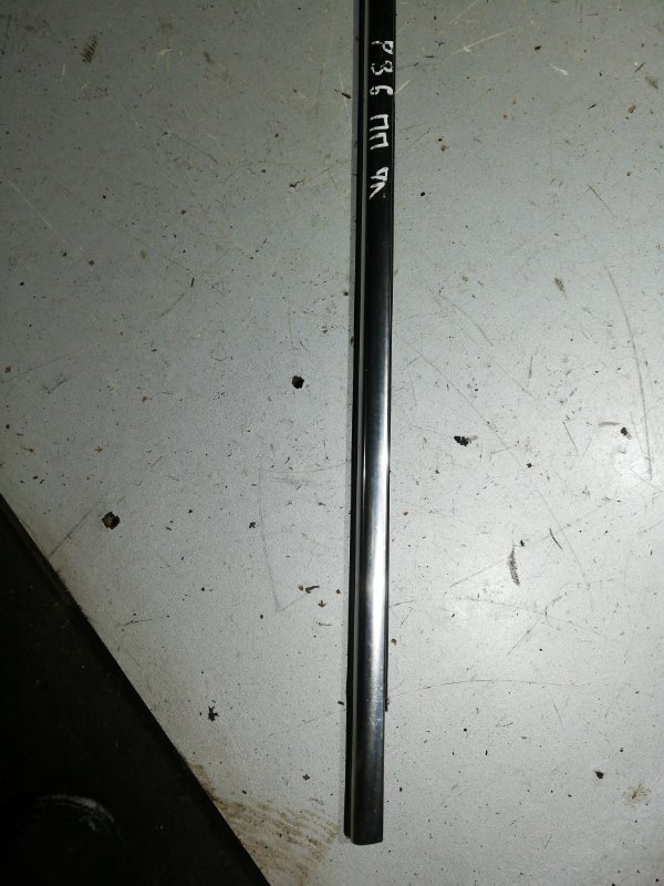 Молдинг стекла передний правый Passat B6 2.0 BPY