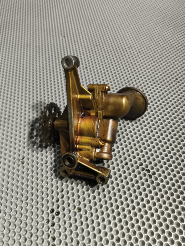 Масляный насос Mercedes-Benz C-CLASS W202/W210 M111