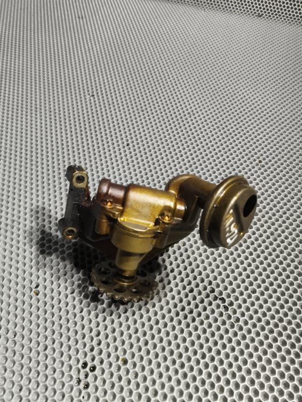 Масляный насос C-CLASS W202/W210 M111