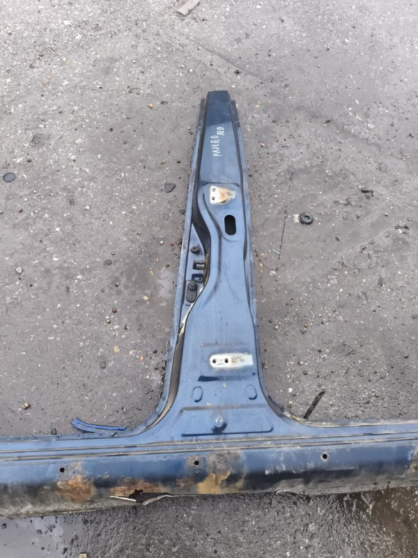 Центральная стойка кузова левая Mitsubishi Pajero 2003 3 3.2 4M41 MR485955 Б/У