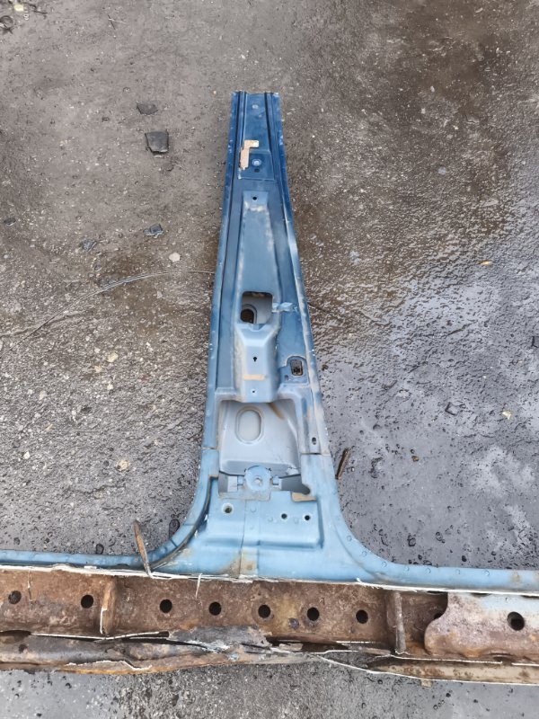 Центральная стойка кузова левая Mitsubishi Pajero 3 3.2 4M41