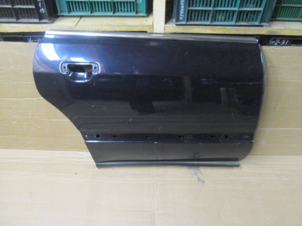 Дверь задняя правая Audi A8 D2 1994-2003 4D0833052A Б/У