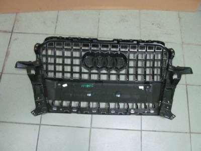 Решетка радиатора Q5 2009>