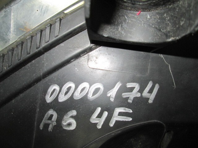 Фара передняя правая Audi A6 C6 2005-2011