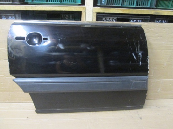 Запчасть дверь задняя правая Audi 100 C3 1982-1991 443833052 Б/У Дверь задняя правая Audi 100 C3 1982-1991 443833052 Б/У