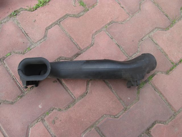 Воздухозаборник Opel Astra H 2004-2010