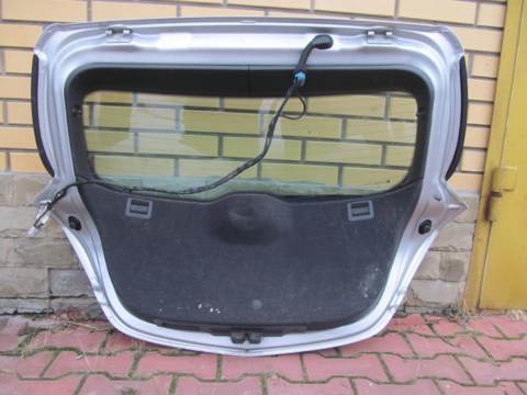 Дверь багажника Astra H 2004-2010