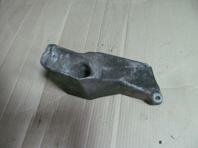 Опора двигателя Volkswagen Passat B5 1997-2005