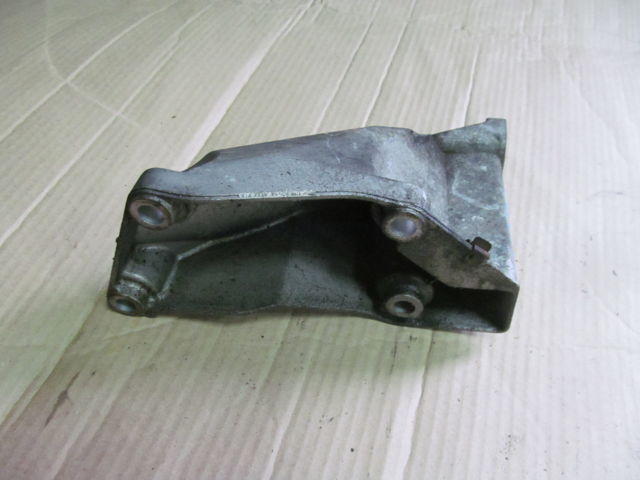 Опора двигателя Passat B5 1997-2005