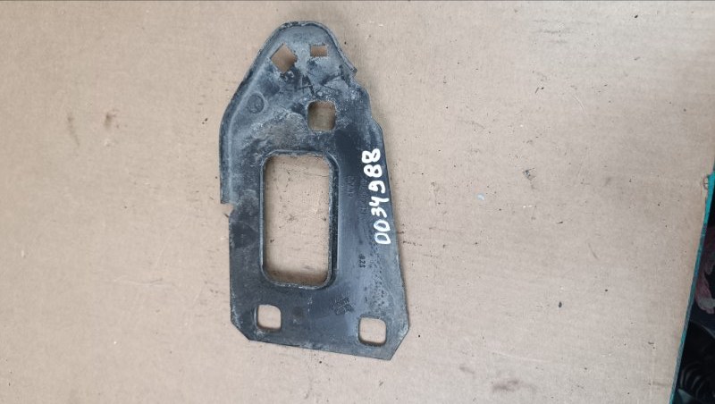 Кронштейн передней панели правый Audi A4 8K0805500 Б/У
