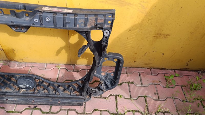 Панель передняя (телевизор) A6 C6 2005-2011