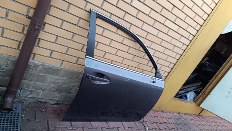 Дверь передняя правая Lexus CT200H 2011-2018