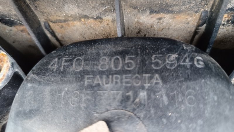 Панель передняя (телевизор) A6 2009 СЕДАН