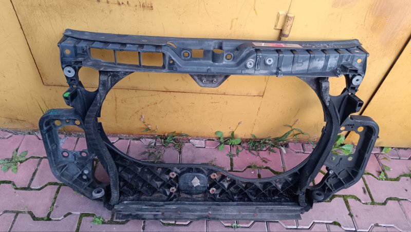 Панель передняя (телевизор) A6 2009 СЕДАН